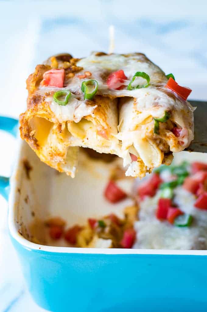 The ultimate collection of Mexican food recipes worthy of any fiesta!! Everything from appetizers, drinks, side dishes, main dishes and desserts. All organized to mix and match to guide you through preparing a Mexican themed feast! Perfect for any Mexican food lover!