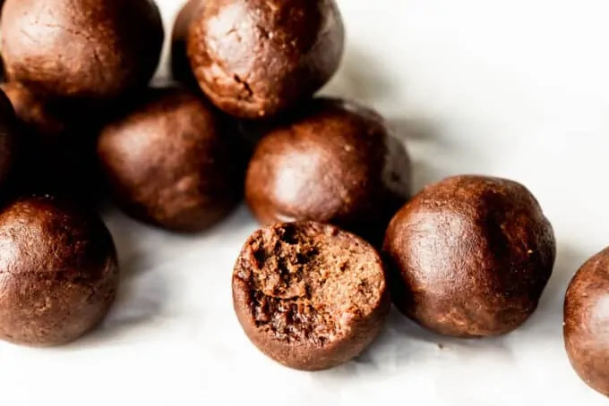 No bake peanut butter brownie bites ready to serve!
